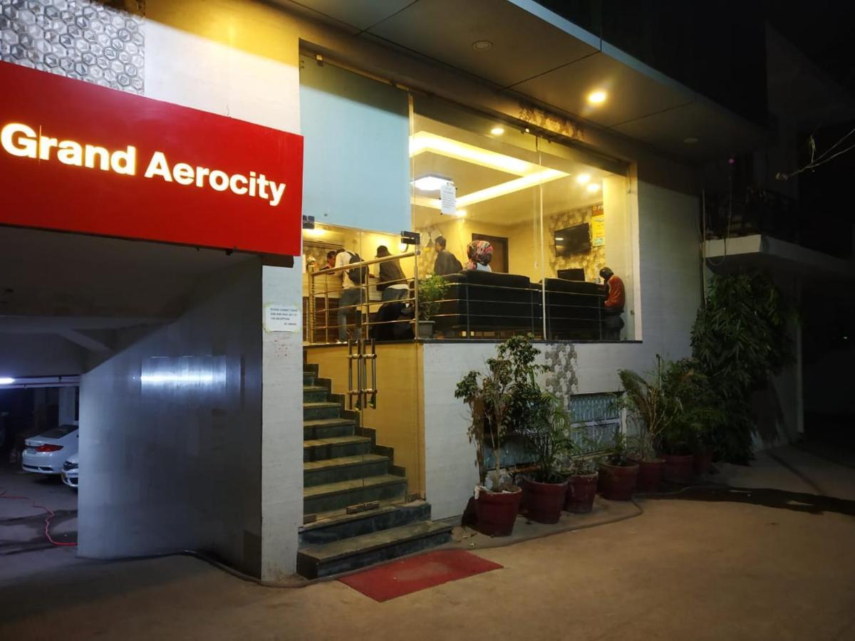 Aerocity Grand Hotel Új-Delhi Kültér fotó